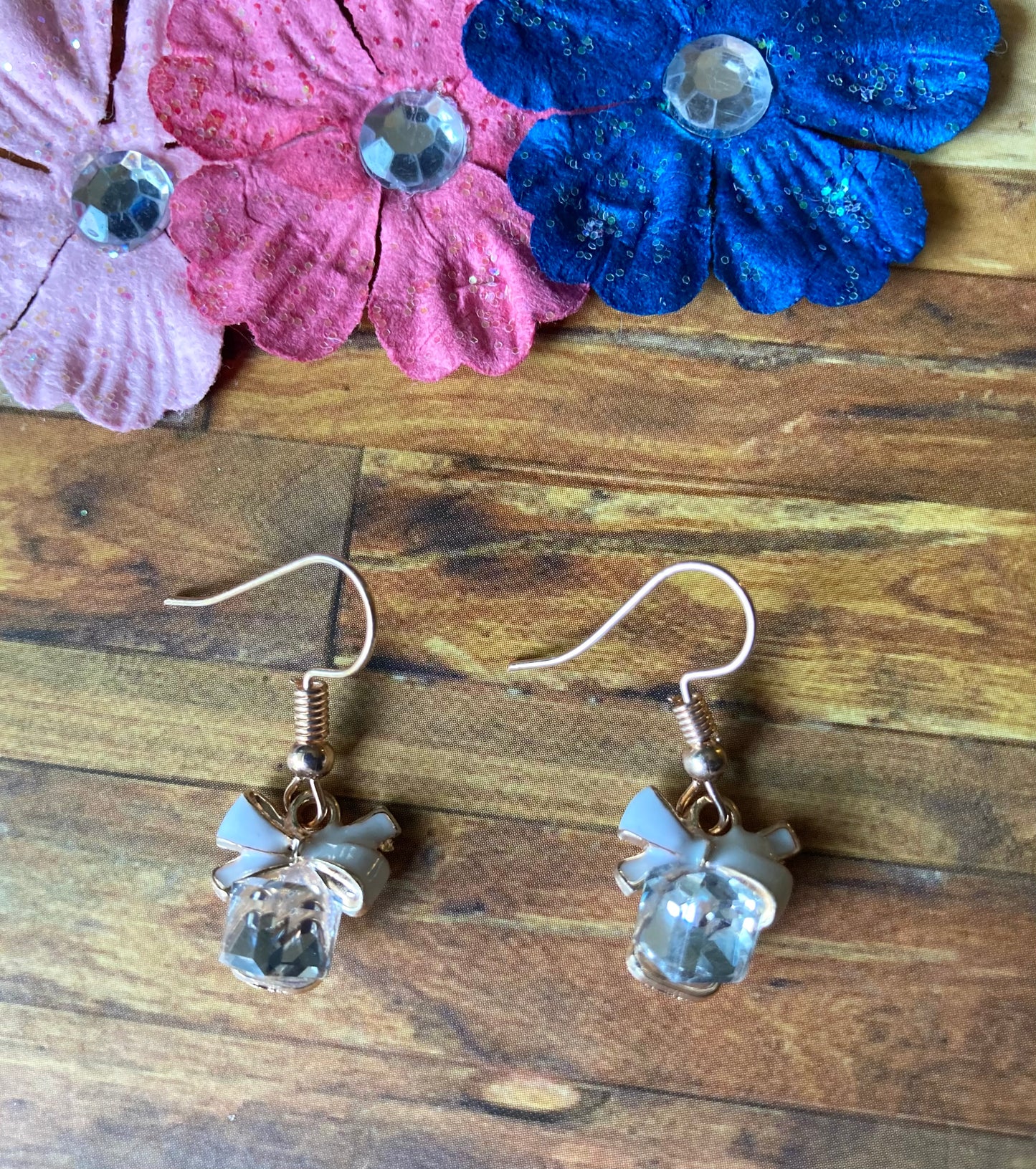 Dainty Bow Earring